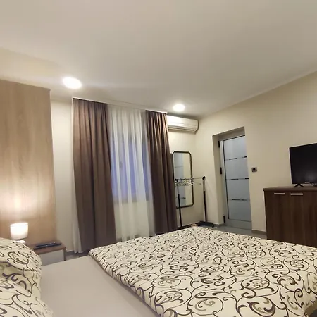 Prenociste Lana Novi Banovci